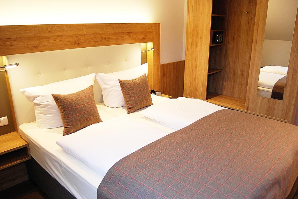 Hotel Am Martinsberg Andernach Phòng bức ảnh