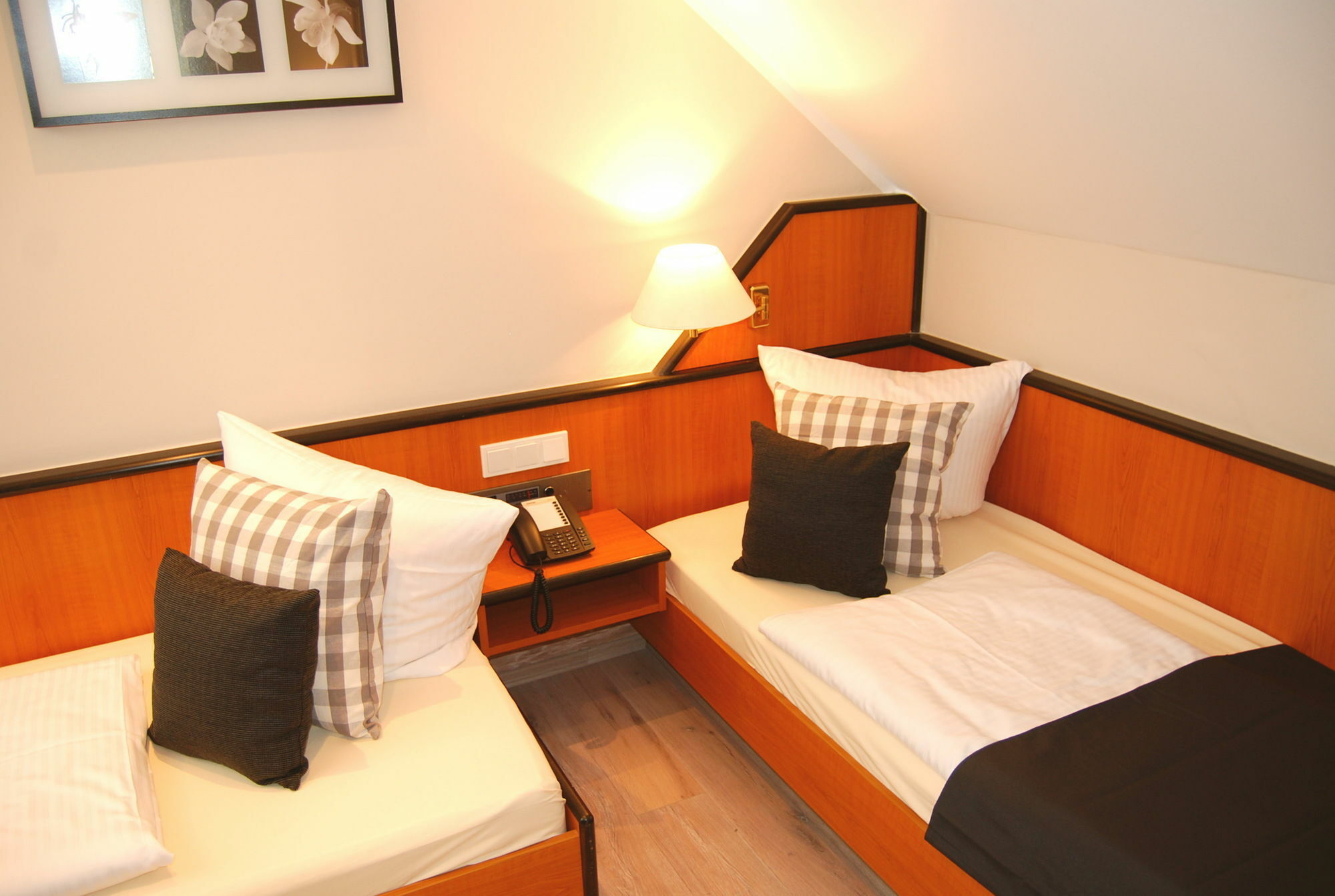 Hotel Am Martinsberg Andernach Ngoại thất bức ảnh